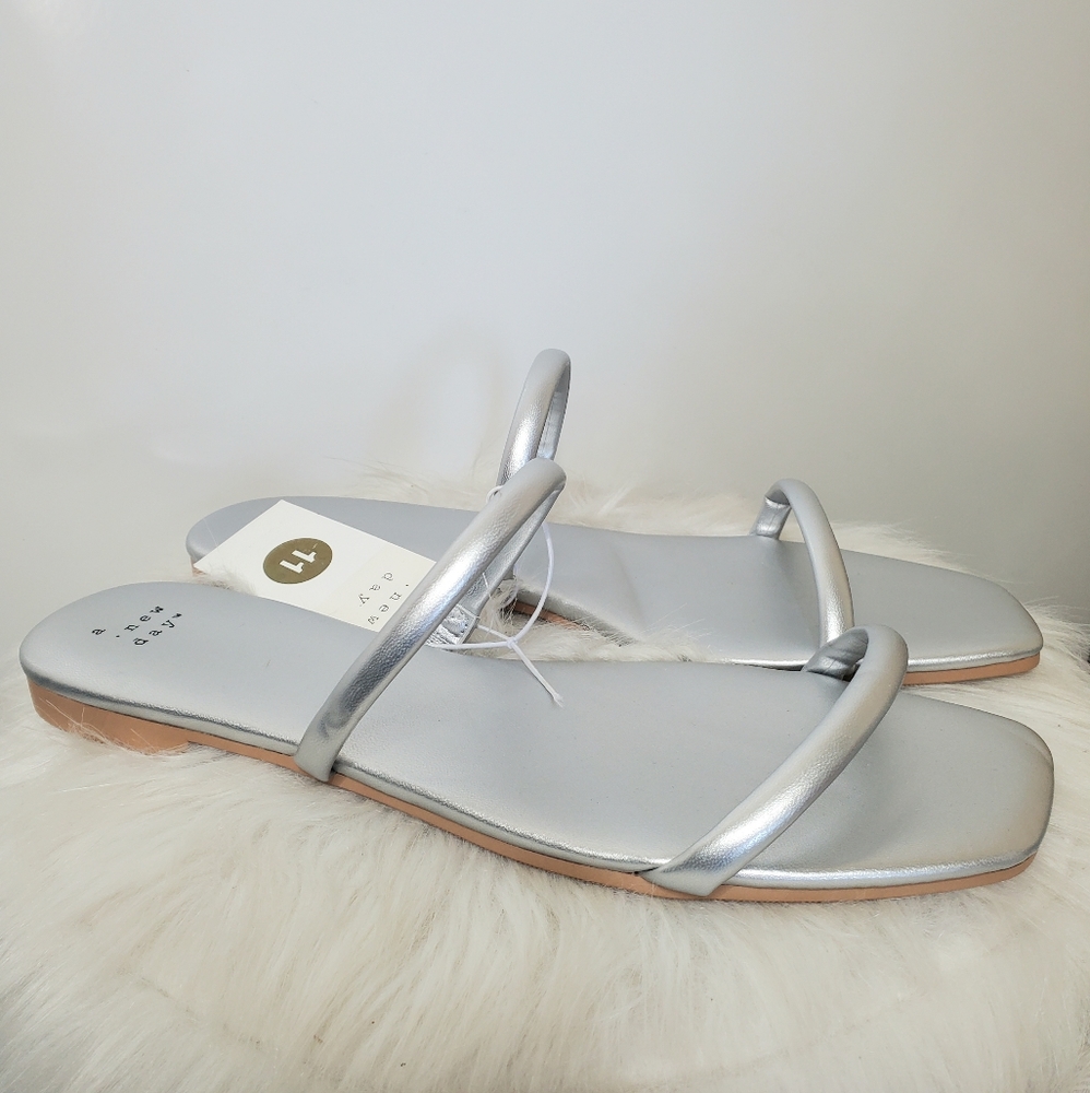 NWT A NEW DAY Winnie Silver Slide Flat Sandals Shoes Strappy Size 11 Holiday